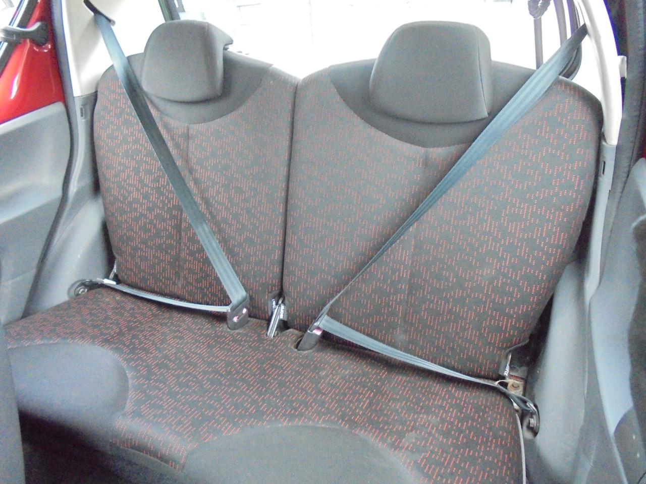 Betrouwbare & Zuinige Toyota Aygo 1.0 Aspiration Red Navigator € 1.250