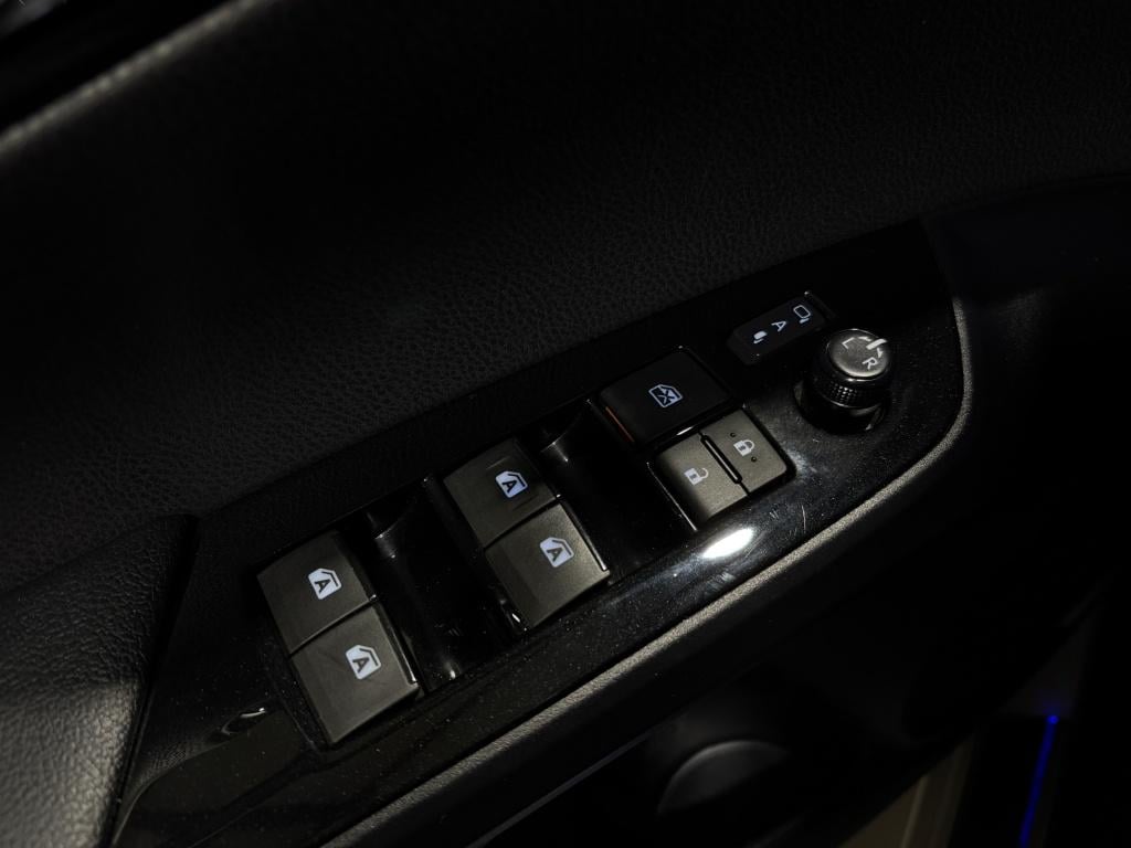 Toyota Prius 1.8 first edition | camera | bsm | pdc |