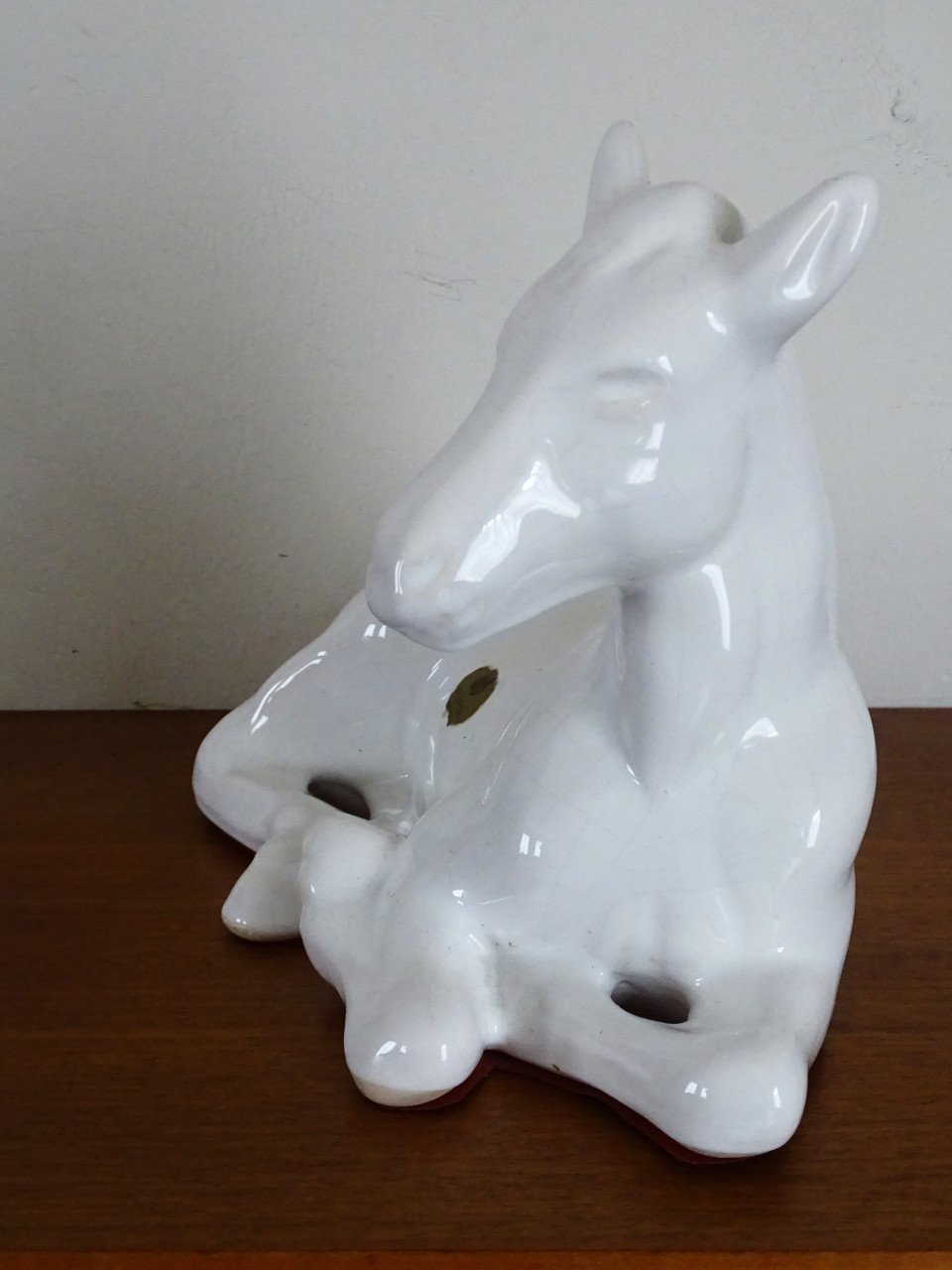 Vintage beeld Liggend Paard Delfts Wit Aardewerk keramiek