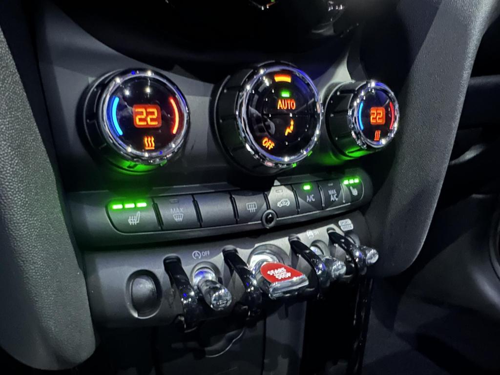 Mini Cooper Cabrio mini 1.5 mini yours *led*camera*navi*