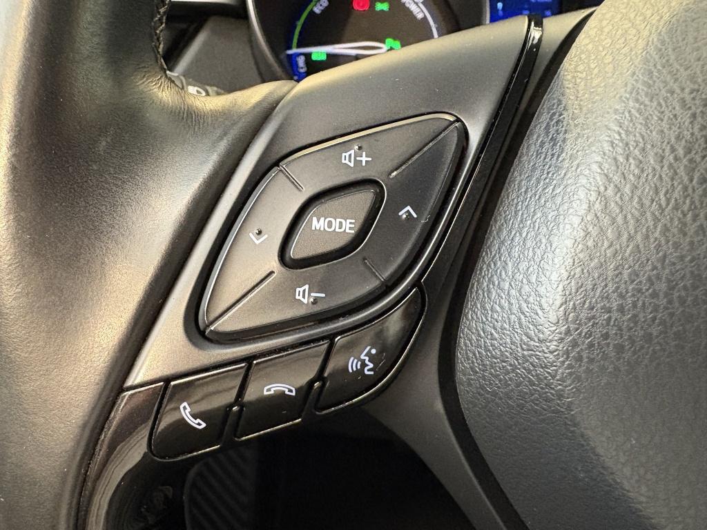 Toyota C-hr 1.8 hybrid executive