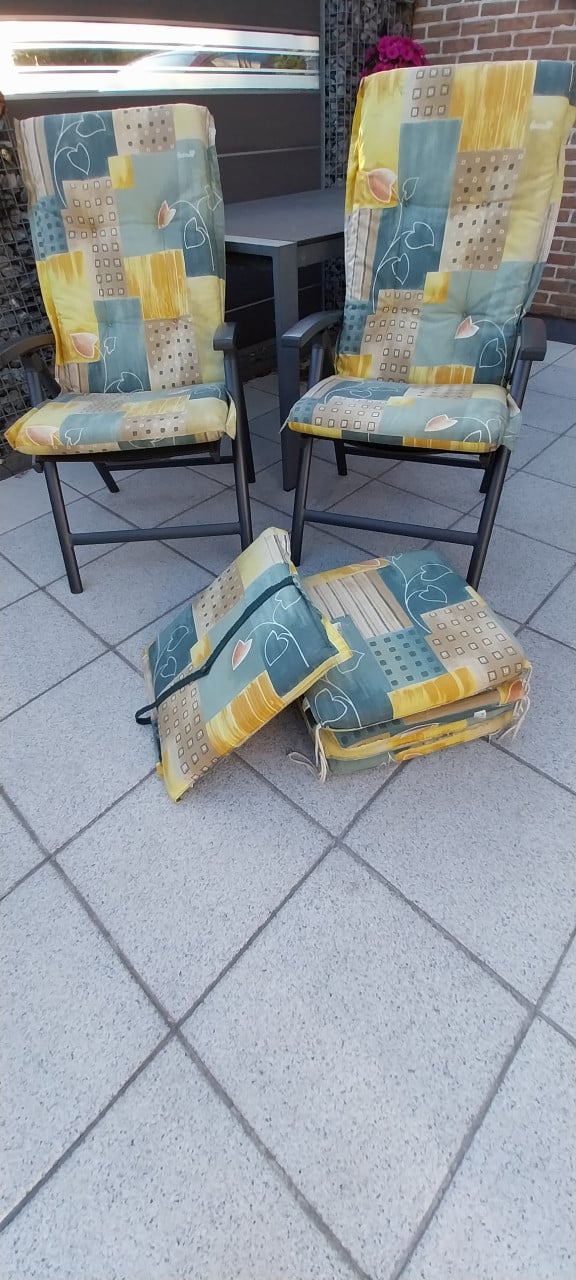 Te koop: tuinstoelkussens