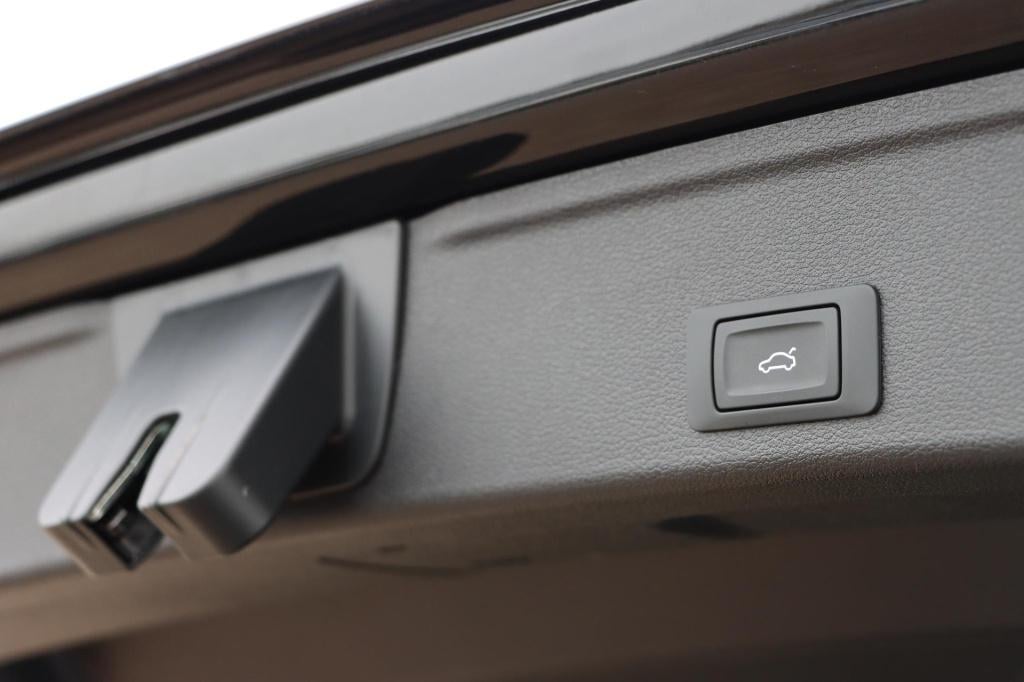 Audi A4 avant 40 tfsi launch edition sport