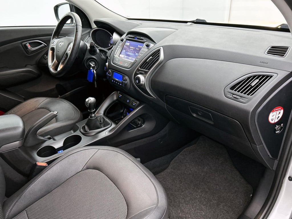 Hyundai Ix35 1.6i gdi go! | navigatie | climate control | stoelverwaming | 