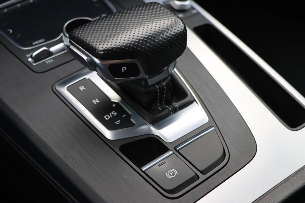 Audi Q5 50 tfsie quattro s-line edition competition 300pk s-tronic | soh 92