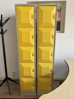 Lockers geel /flip-overs/ handsanitair standaard/Lundia planken