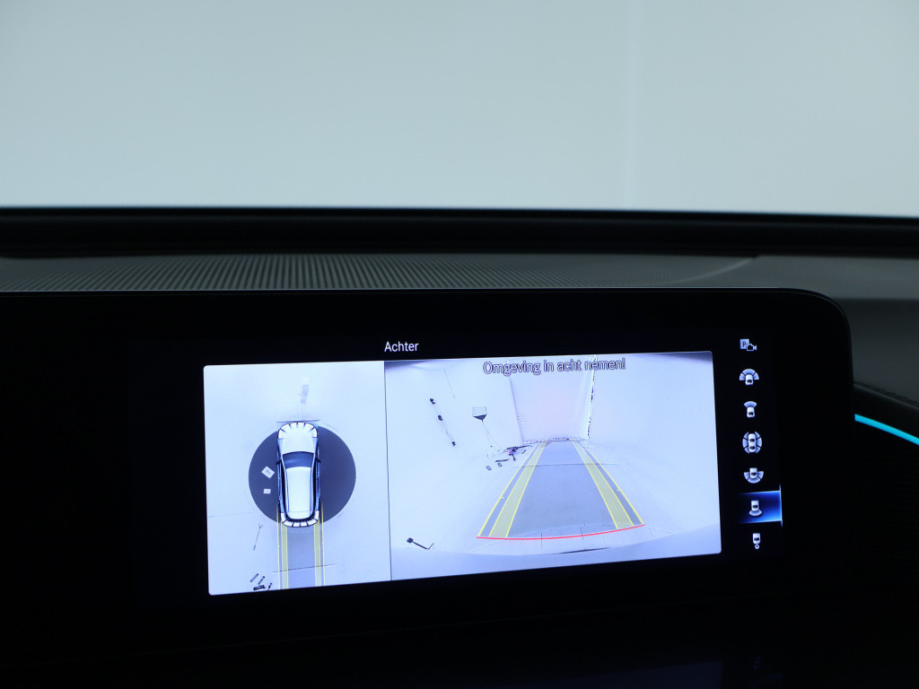 Mercedes-Benz Eqc 400 4matic amg line 80 kwh | schuifdak | trekhaak | stoel