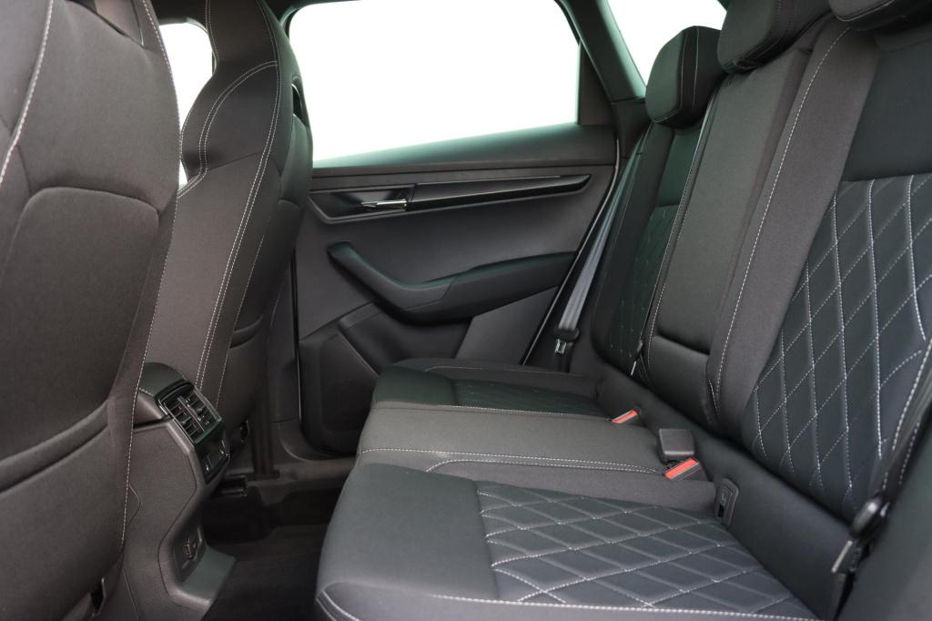 Skoda Karoq 1.5 tsi sportline 150pk dsg7 voor+achterbankverwarming | stuurv