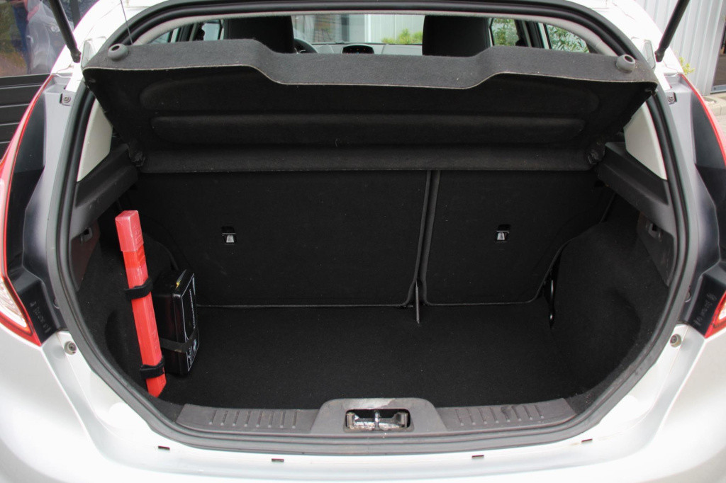 Ford Fiesta 1.0 trend - airco - stoelverwarming - alle doc - 1e eigenaar - 