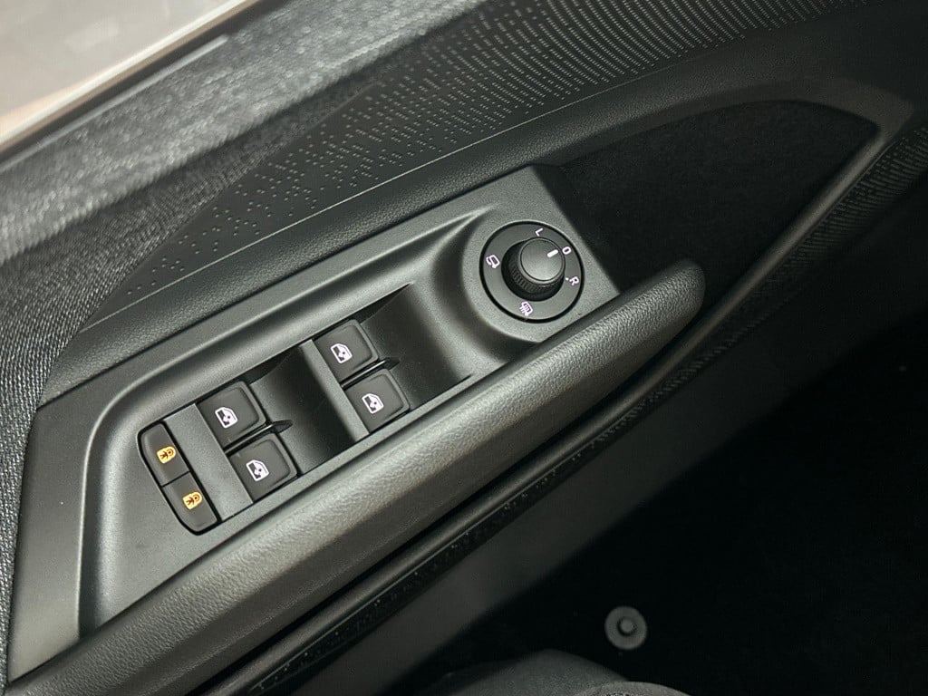Skoda Elroq business edition tour elektromotor 210 kw / 286 pk