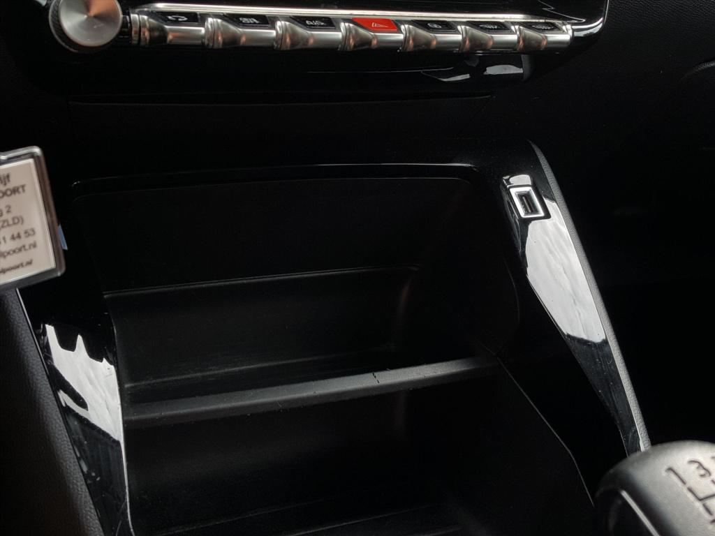 Peugeot 208 1.2 active 75pk navigatie | apple carplay & android auto | airc