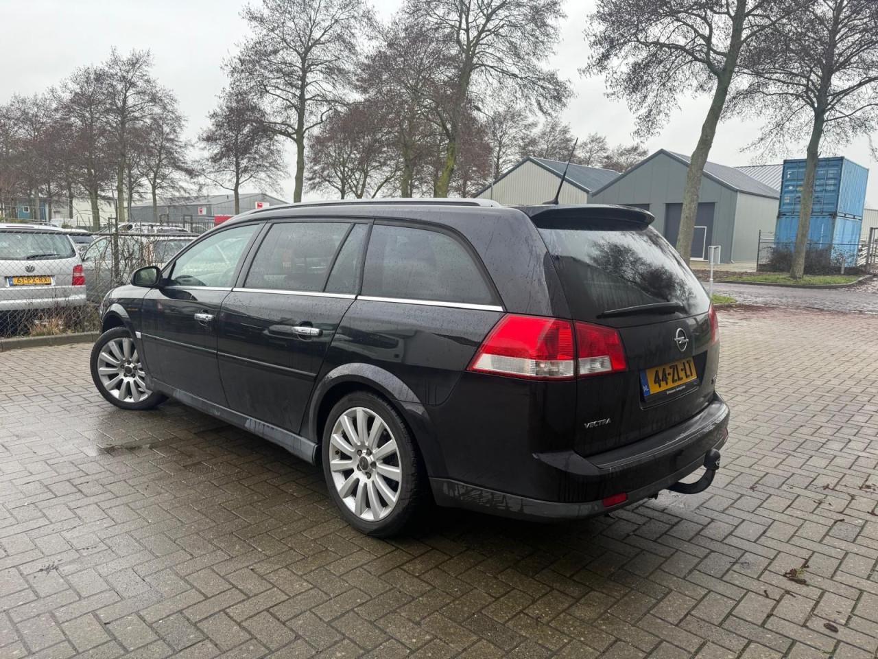 Opel Vectra Wagon 1.8-16V Temptation jaar apk