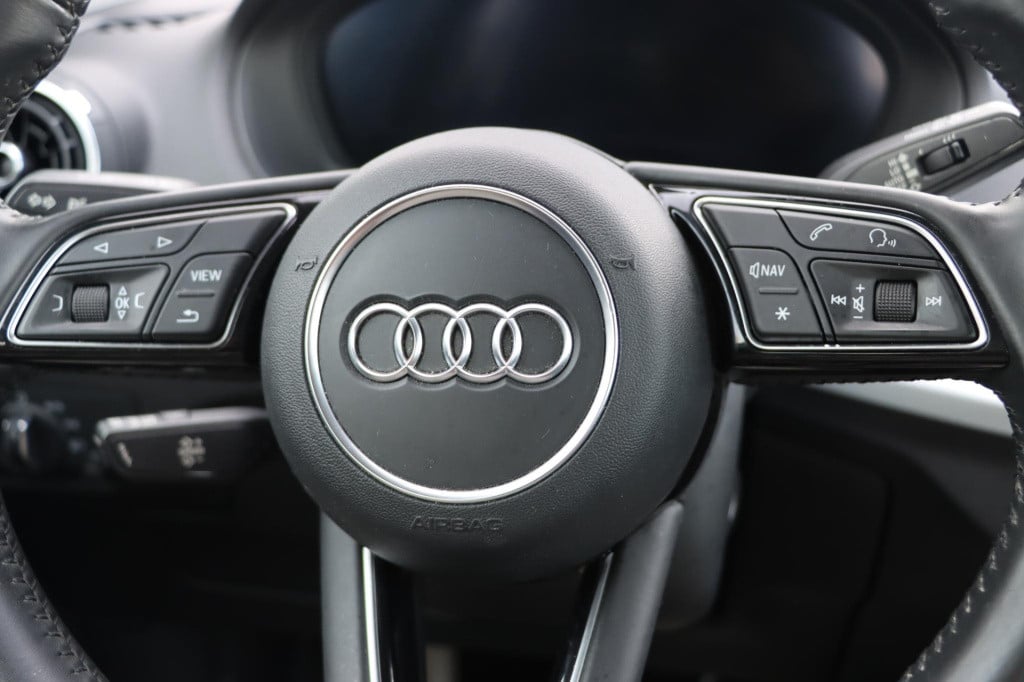 Audi Q2 1.4 tfsi cod design s-tronic