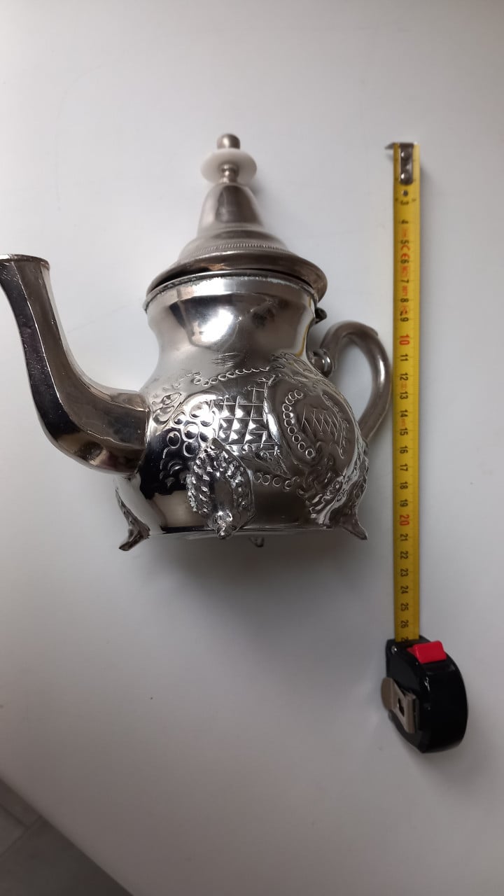 Vintage koffiepot op voet