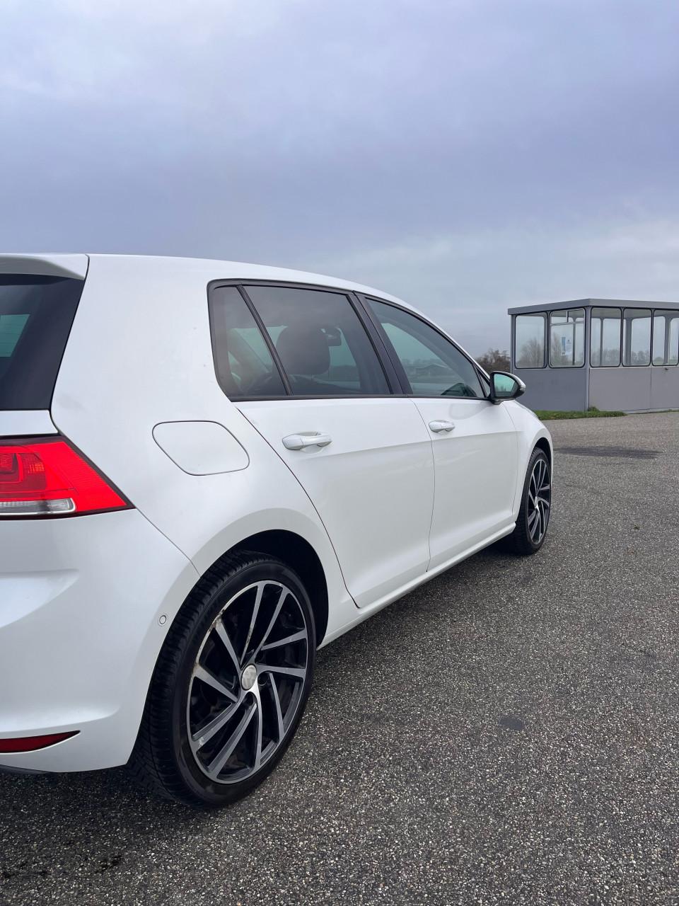 Volkswagen Golf 1.2 TSI Parelmoer Wit met panorama schuifdak