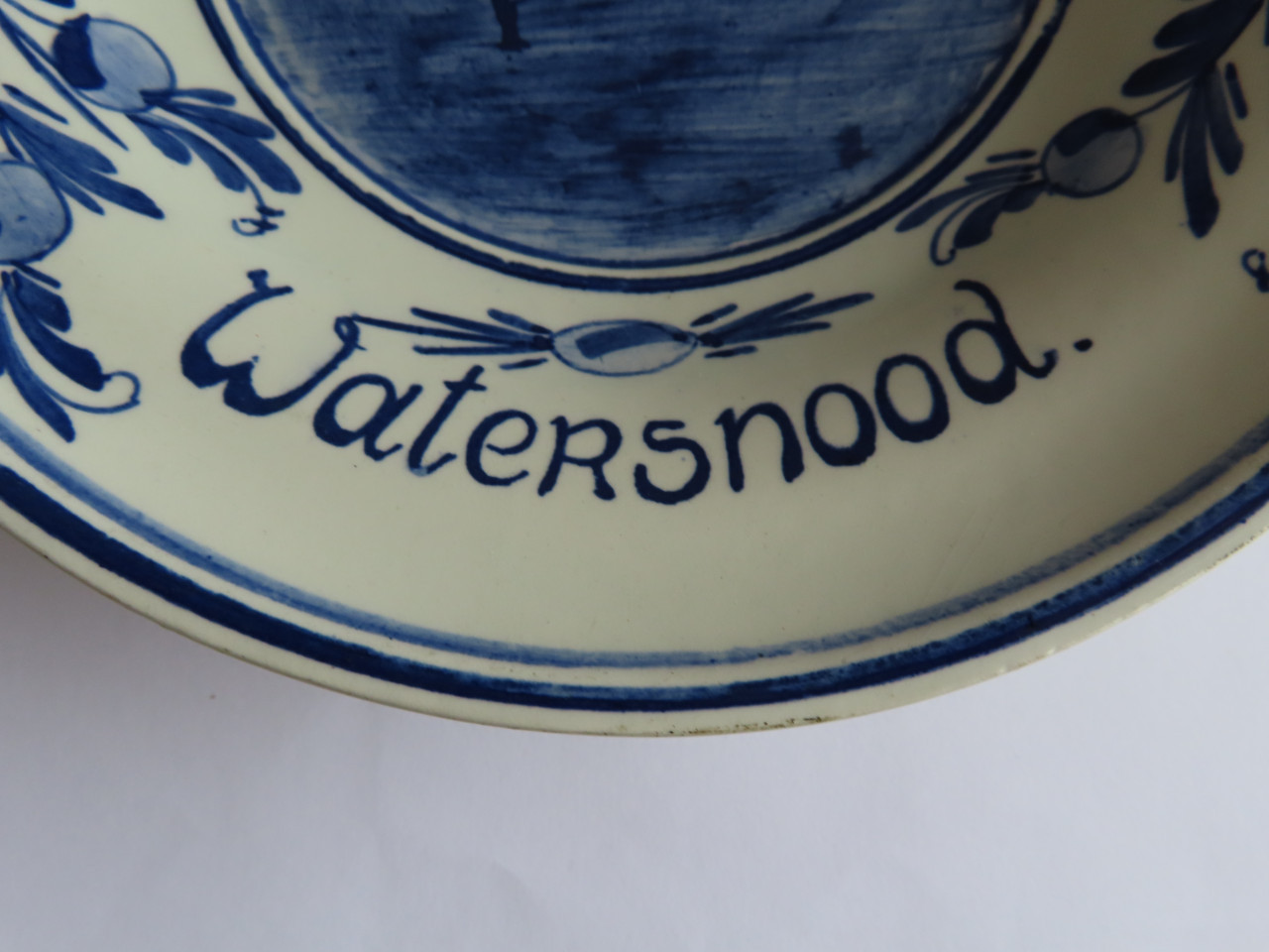 Delfts blauw bordje “Luctor et Emergo” “Watersnood”
