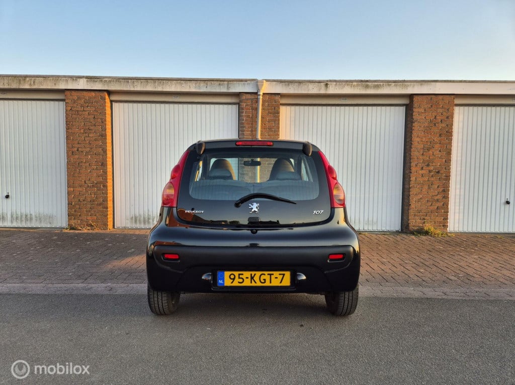 Peugeot 107 1.0-12v / 5-deurs / airco