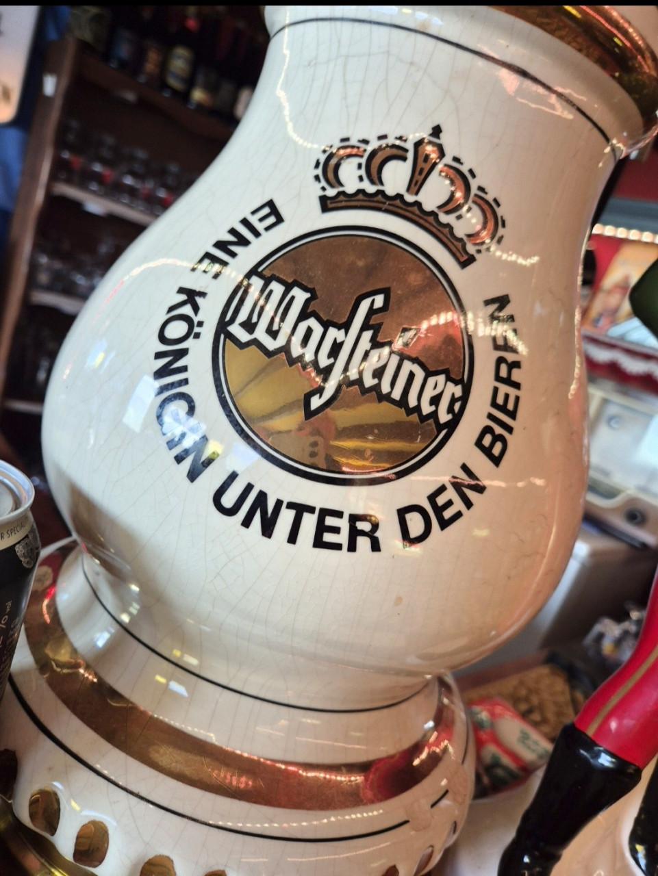 Porseleinen Warsteiner tapzuil
