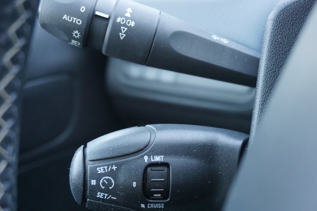 Peugeot 208 1.2 puretech allure climate / cruise / navi / lm velgen / nap