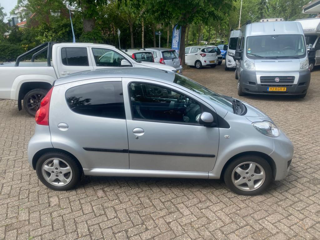 Peugeot 107 black en silver 1.0, 3mnd gar., jaar apk, beurt, carplay radio