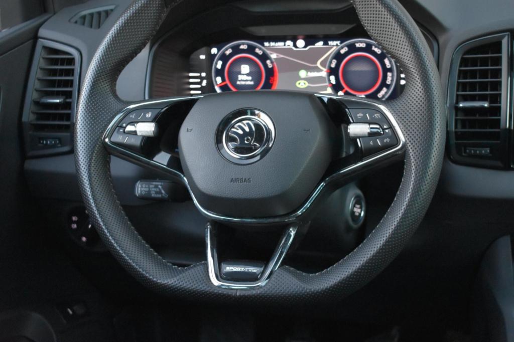 Skoda Karoq 1.5 tsi act sportline mj21 | trekhaak | pano | apple carplay | 