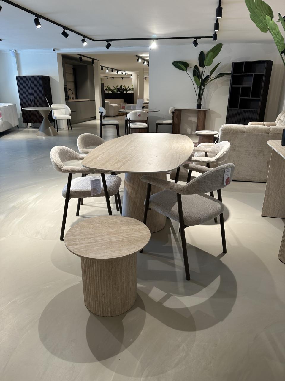Eettafel travertinlook