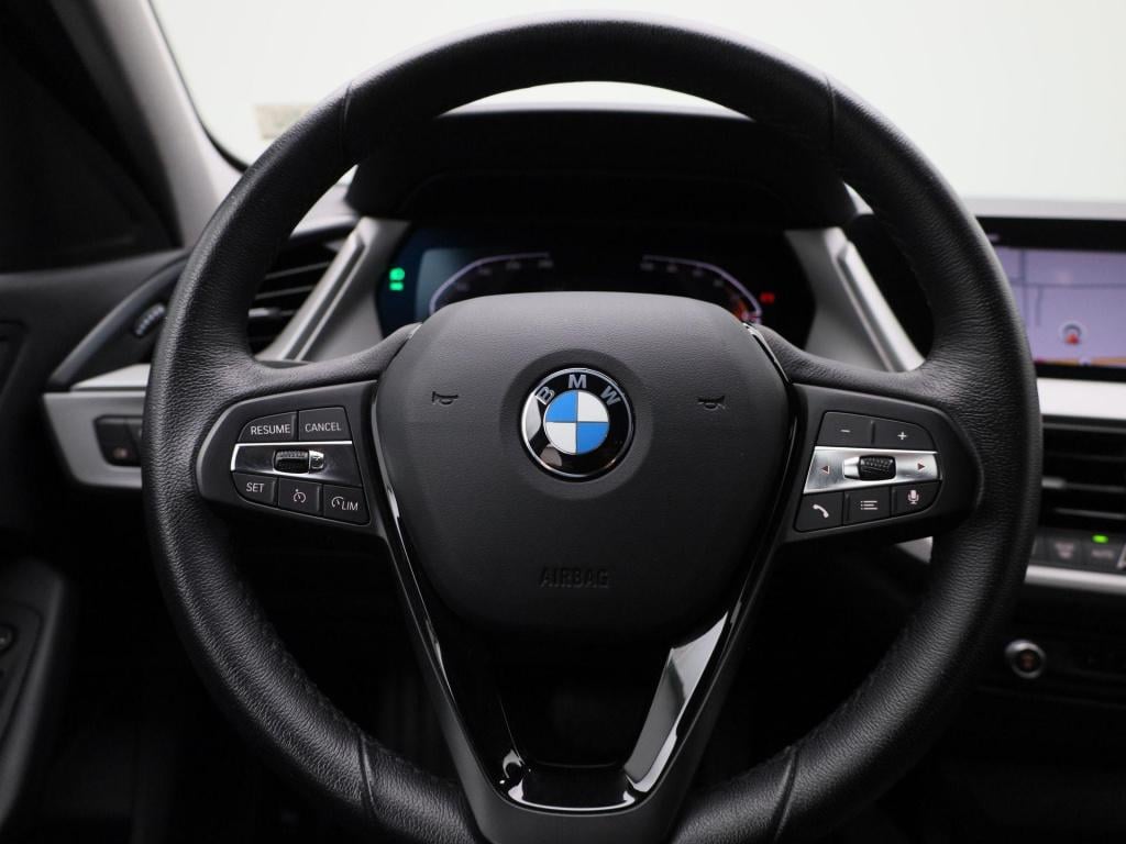 BMW 1 Serie 118i business edition | automaat | apple carplay / android auto