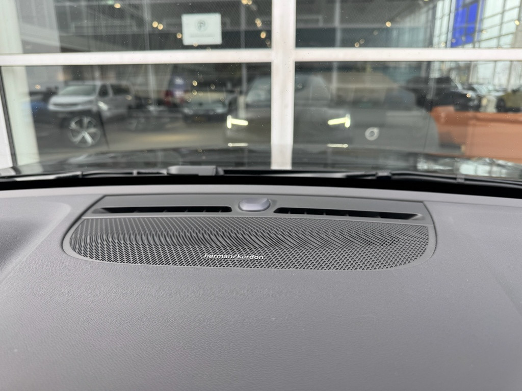Volvo XC40 recharge ultimate 70kwh| panodak| adap.cruise| 360camera| h&k so