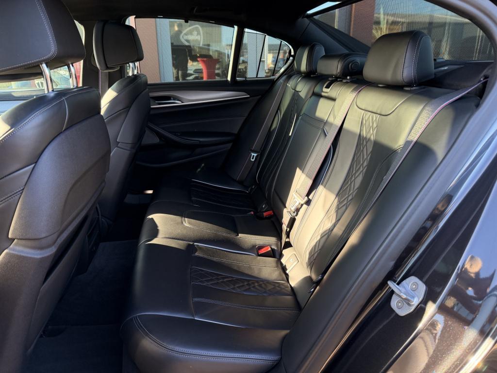 BMW 5 Serie 540i xdrive m-sport | harman kardon | acc |schuif/kanteldak | m