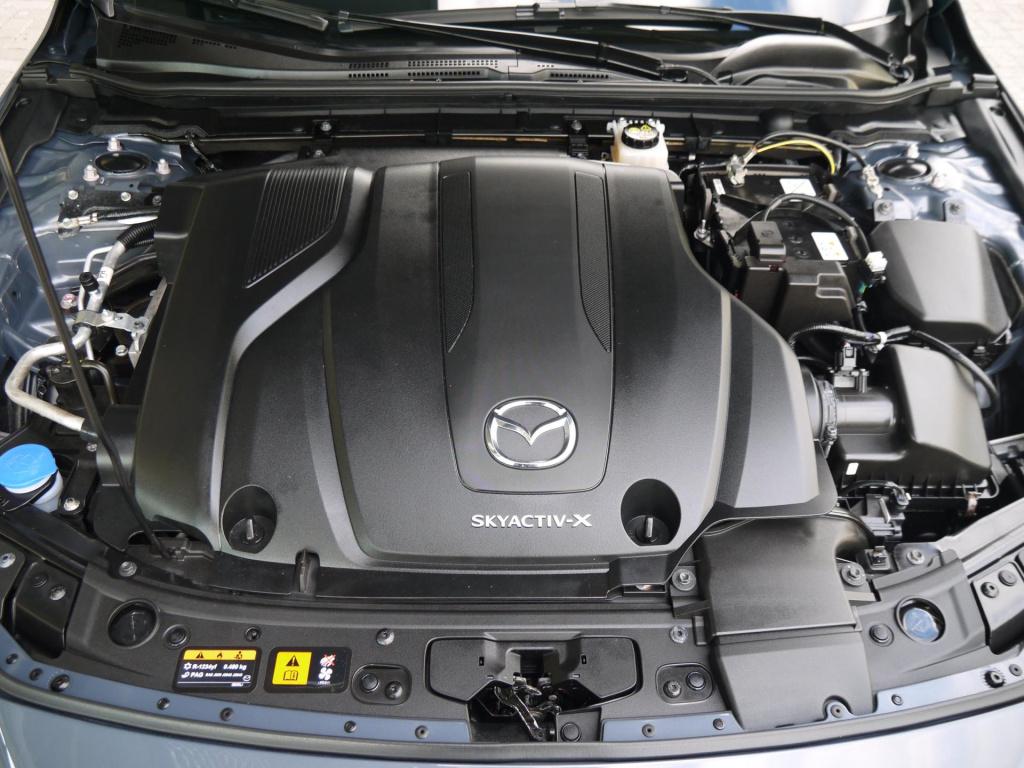 Mazda 3 2.0 e-skyactiv-x m hybrid 180 comfort met bose|trekhaak|rijklaar