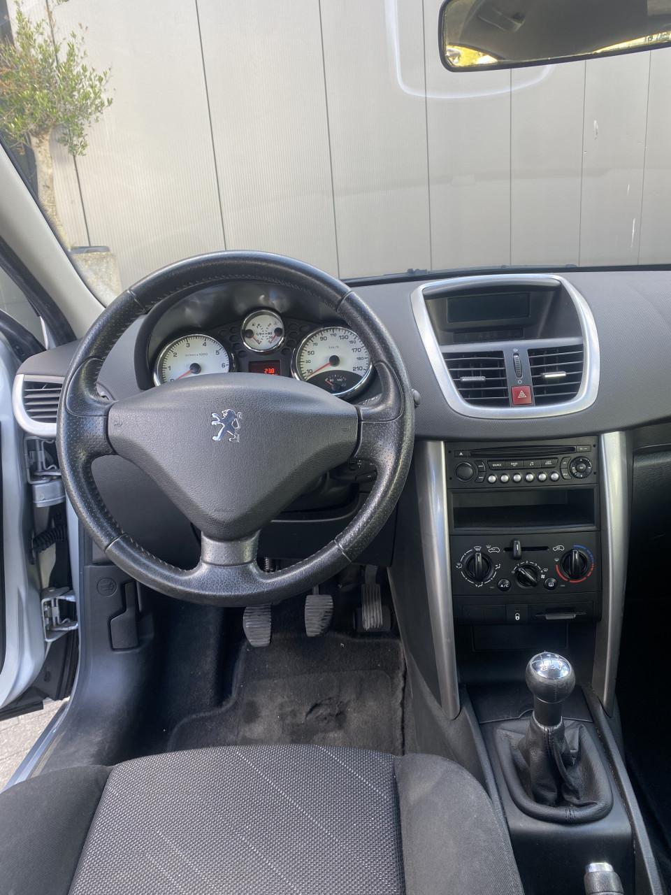 Peugeot 207 1.4 16V 5DRS 2006 Grijs | NAP