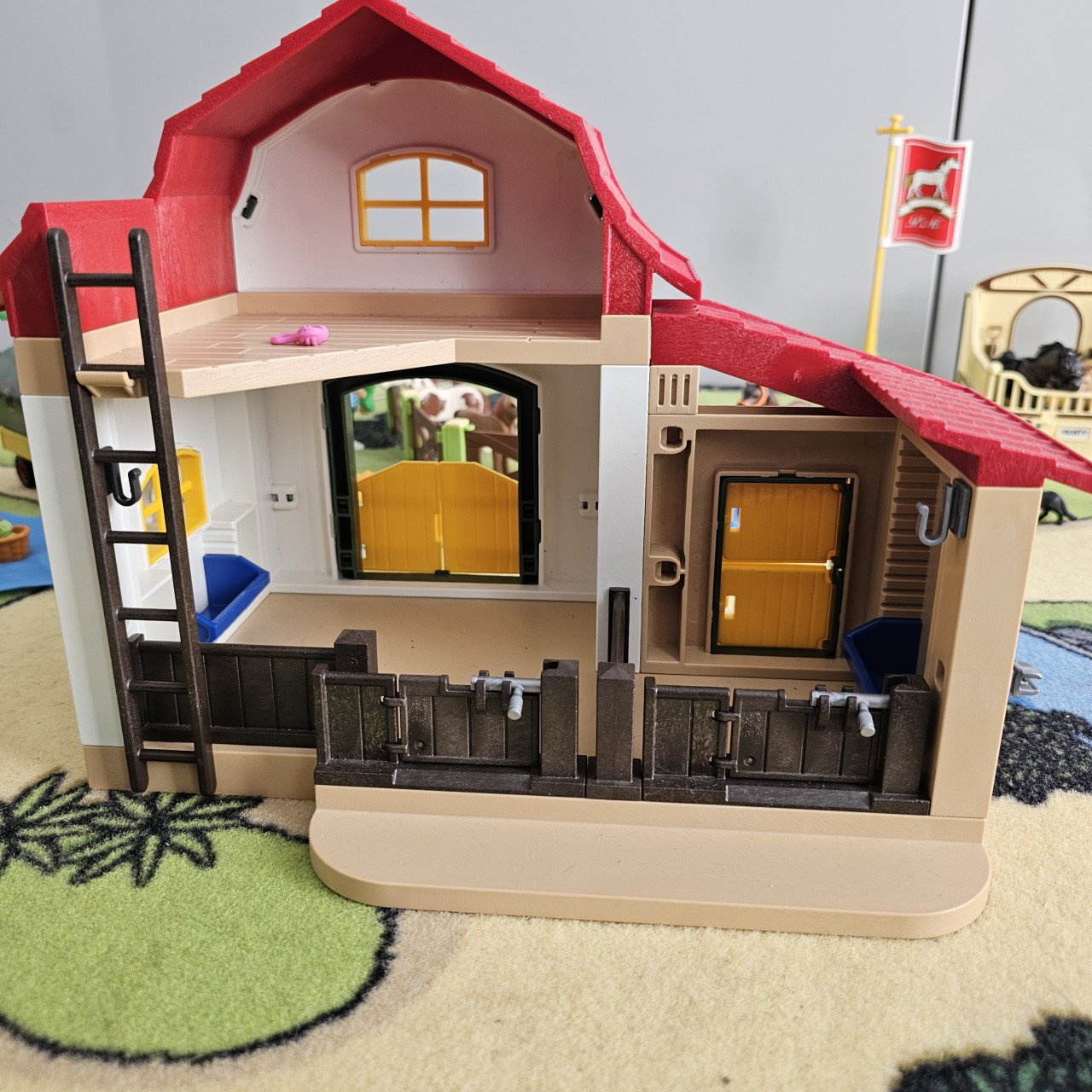 Playmobil pony manege springwedstrijd huifkar en meer