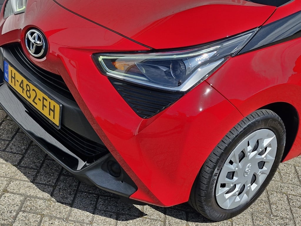 Toyota Aygo 1.0 vvt-i x-play automaat | apple carplay | andoid auto | achte