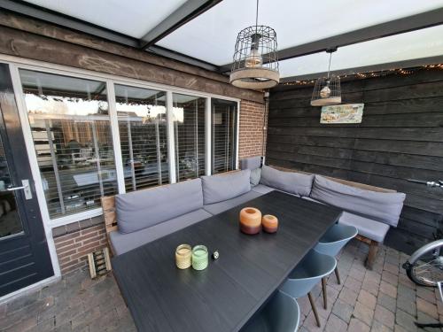 Steigerhout banken 2x + Kussens