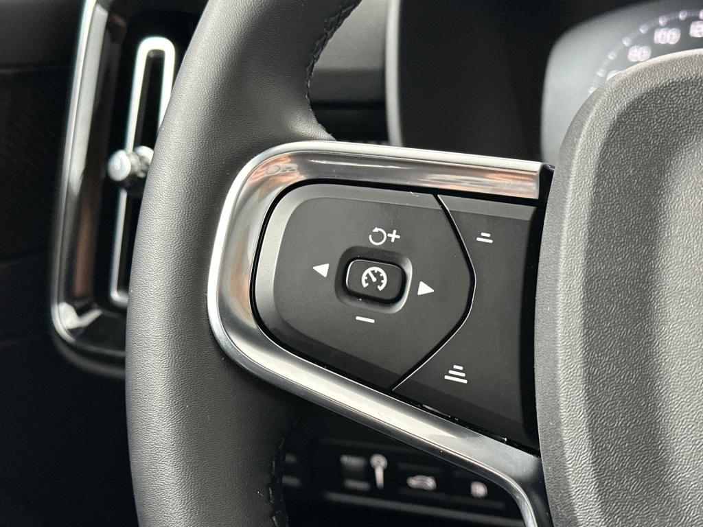 Volvo XC40 t4 211pk recharge r-design| adap.cruise| pano| camera| stoel