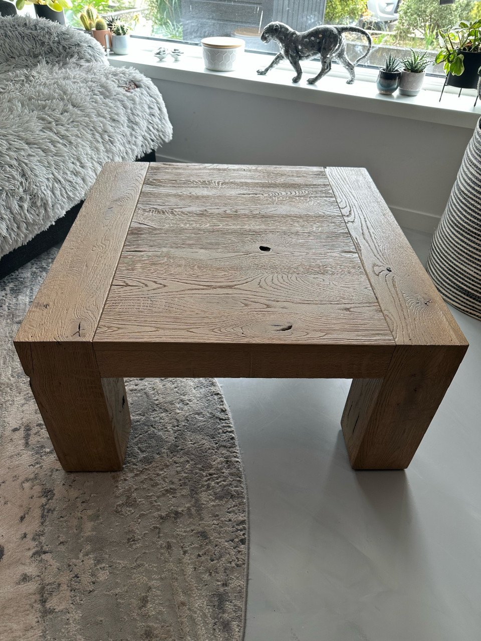 Lucano salontafel eikenhout 70x70x35
