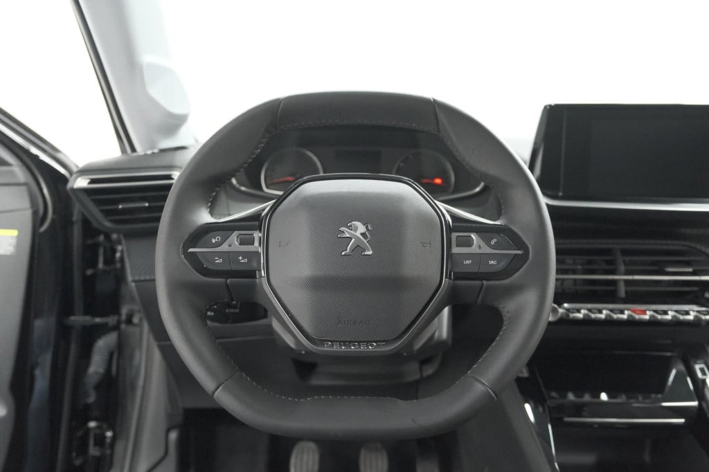 Peugeot 208 puretech 100 allure pack | camera | apple carplay | stoelverwar