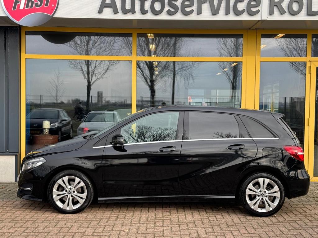 Mercedes-Benz B-Klasse 180 activity edition | leer | automaat |