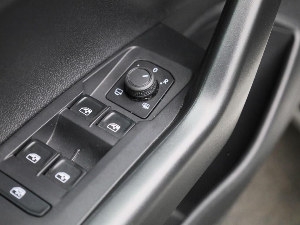 Volkswagen Taigo 1.0 tsi life edition | automaat | parkeer sensoren | virtu