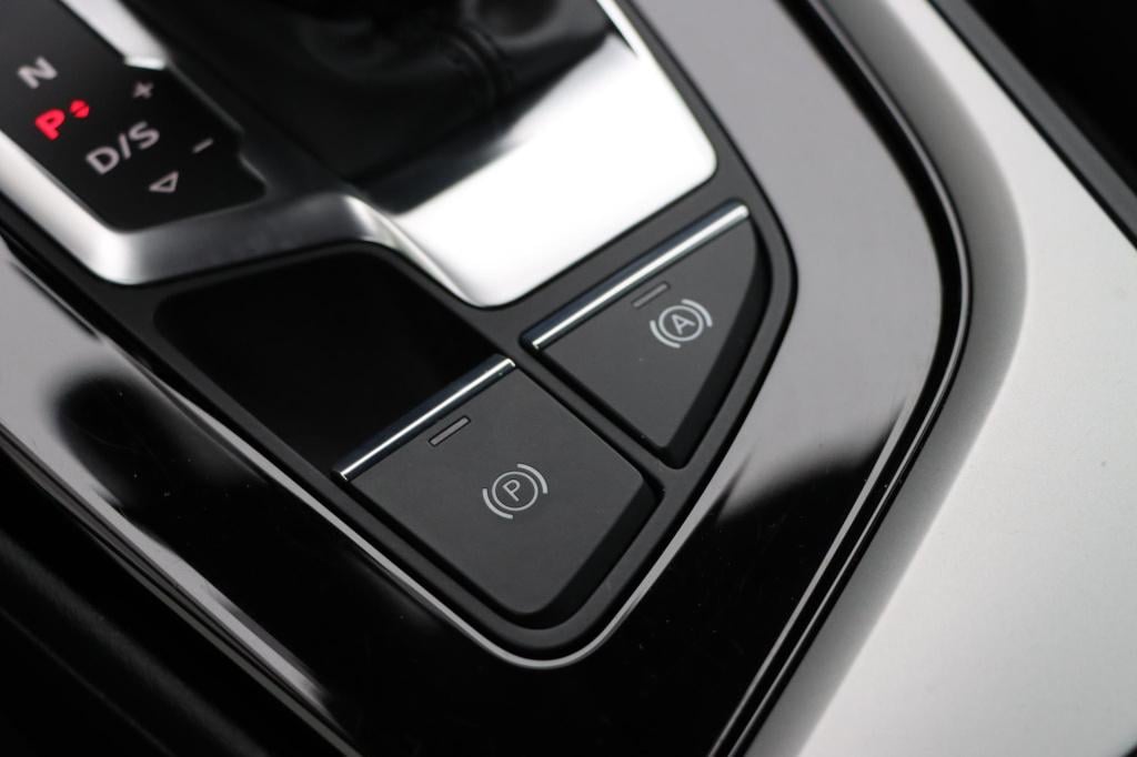 Audi A4 avant 35 tfsi launch edition business 150pk s-tronic