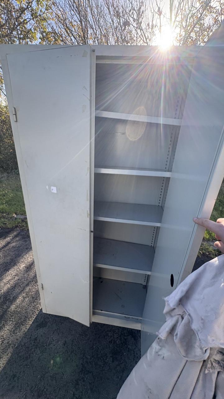 Stalen kast draaideurkast archiefkast