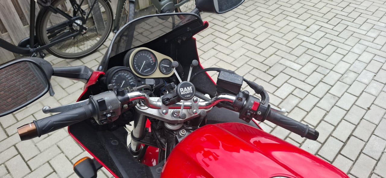 Yamaha Fazer FZS 600  Rood