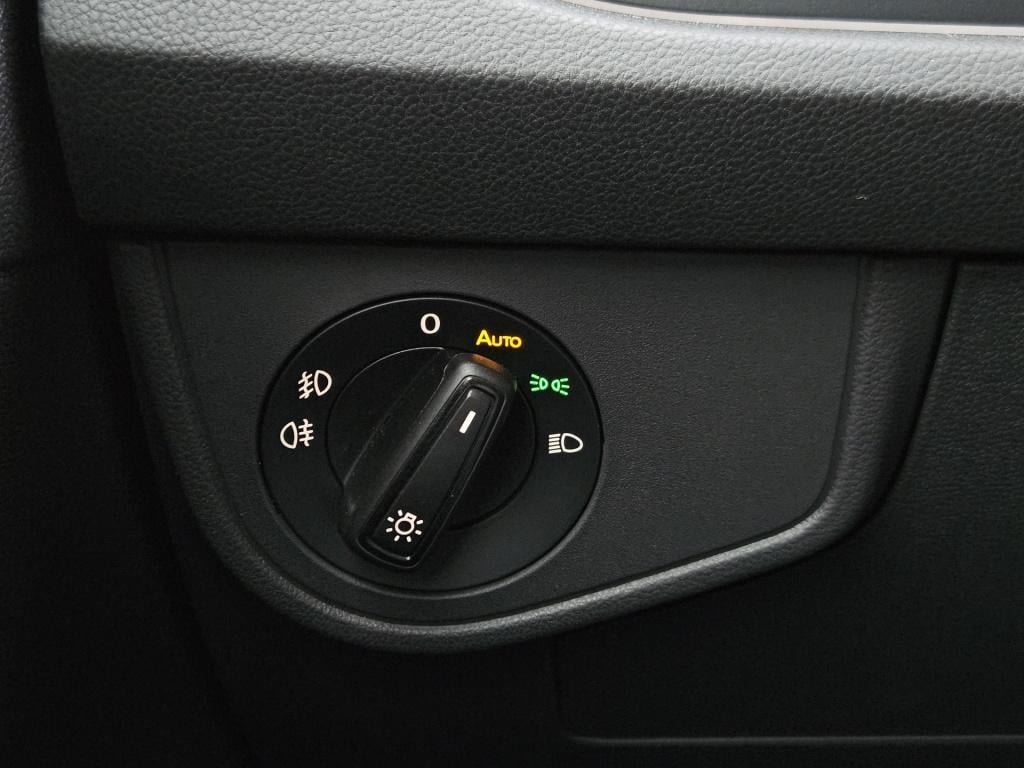 Volkswagen Taigo 1.5 tsi dsg r-line | acc | camera