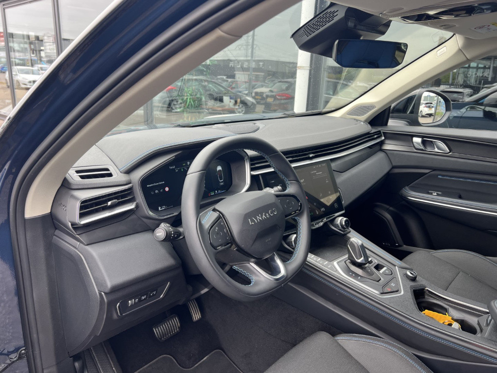 Lynk & Co 01 1.5 261pk plug in hybrid , panodak , 360gr camera, carplay