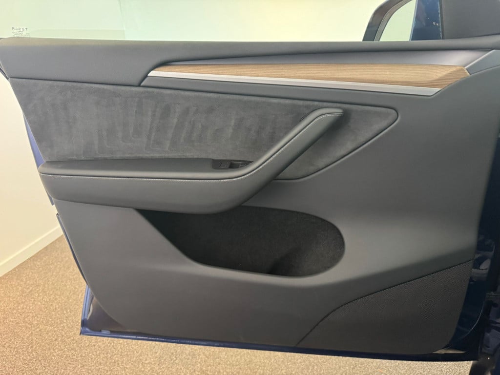 Tesla Model Y rwd 58 kwh