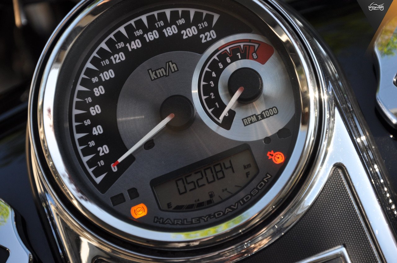 Harley Davidson FLHRC Road King Classic ABS Hele volle motor