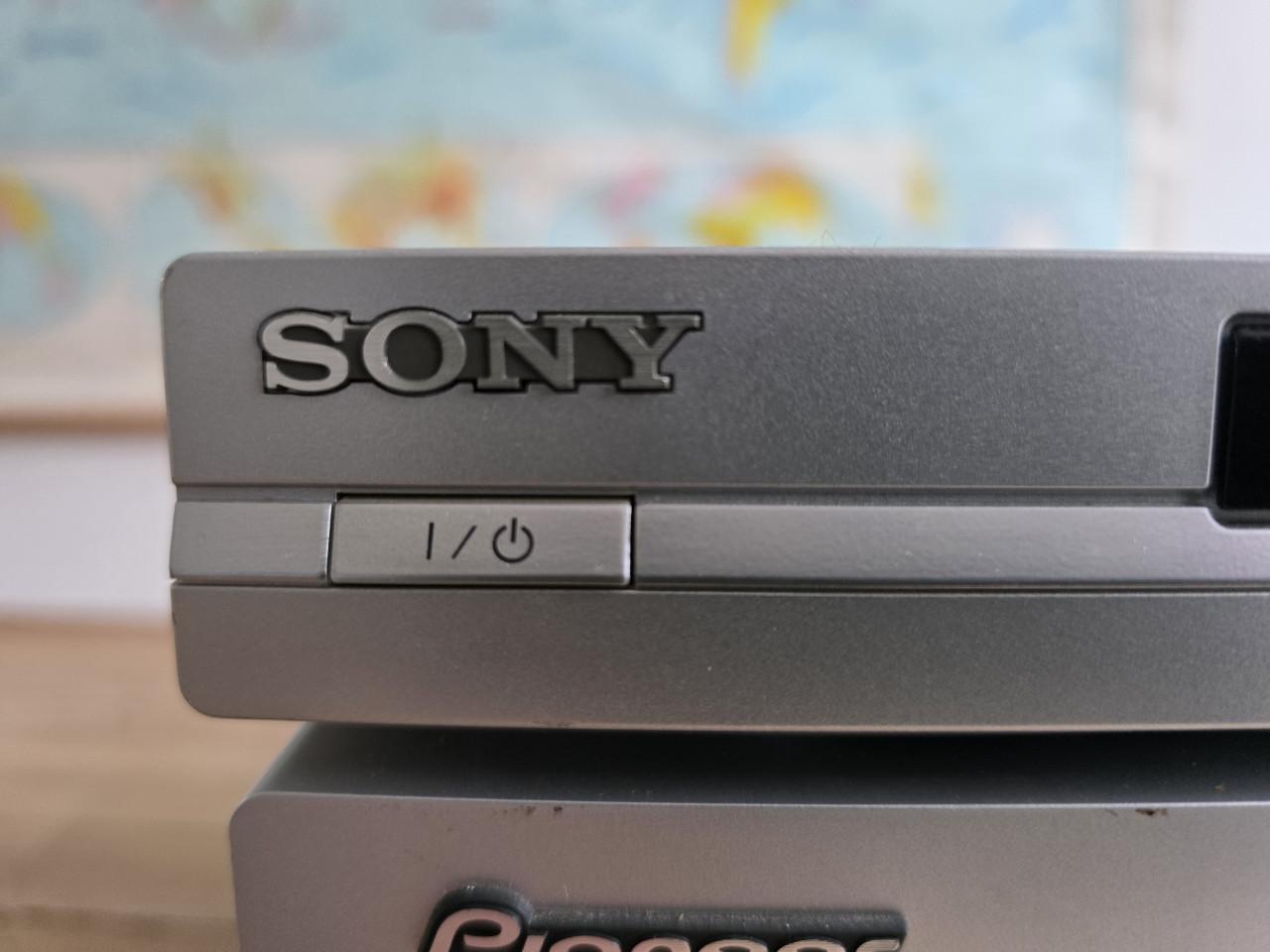 Pioneer versterker plus Sony dvd/cd speler