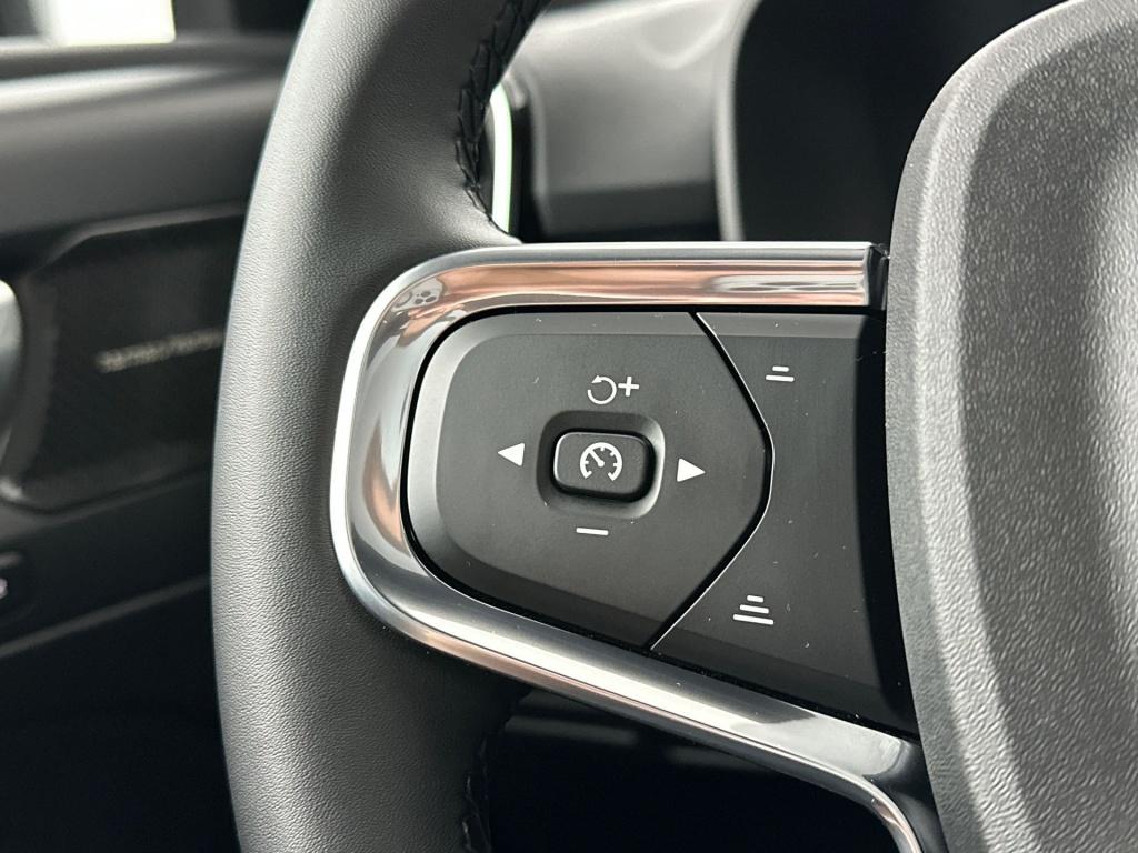 Volvo XC40 2.0 b4 plus black ed
