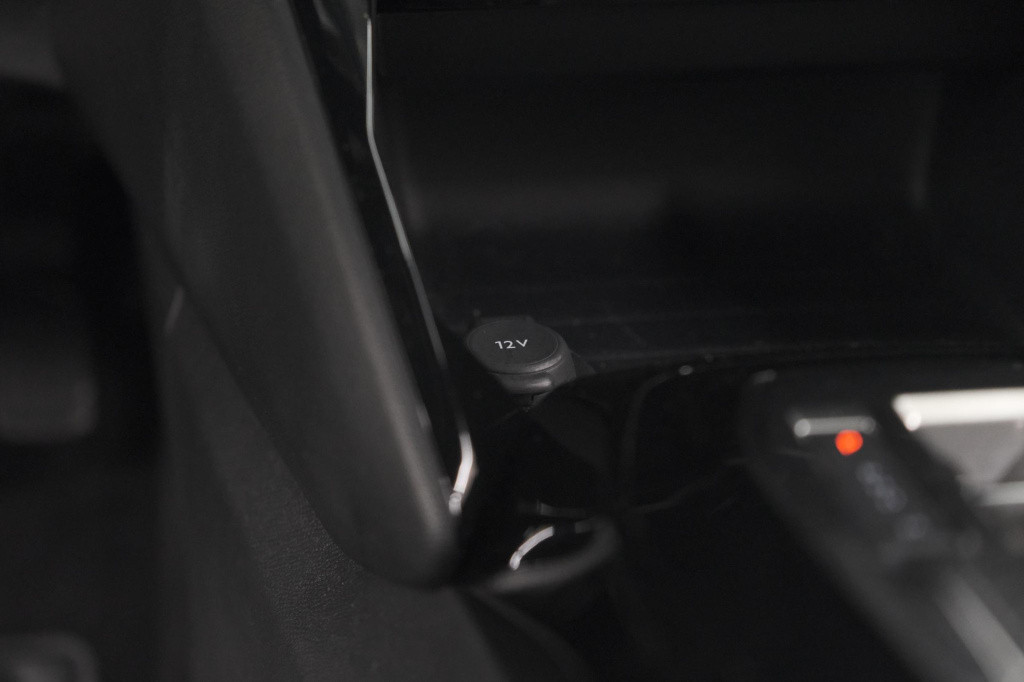 Peugeot 2008 puretech 130 eat8 allure | camera | navigatie | apple carplay 
