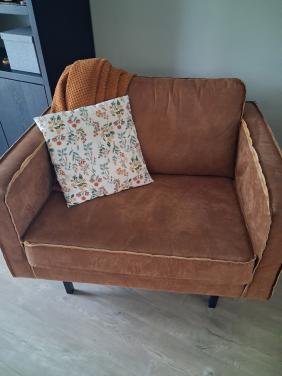 Loveseat, cognackleur, zit heerlijk